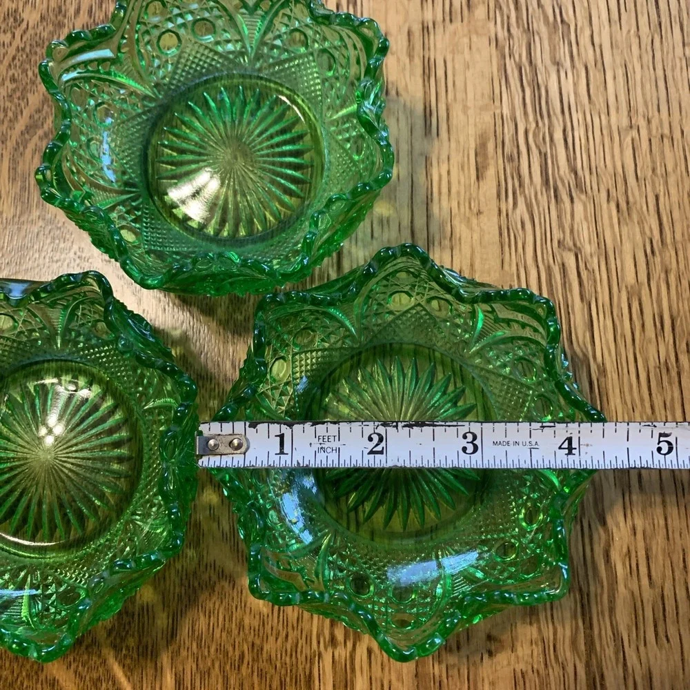 Tarentum Green Serving Fruit Bowls (3) Cane Pattern Saw‎ Tooth Trim